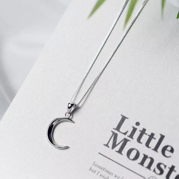 Jewelry - Crescent Moon 925 SS Necklace